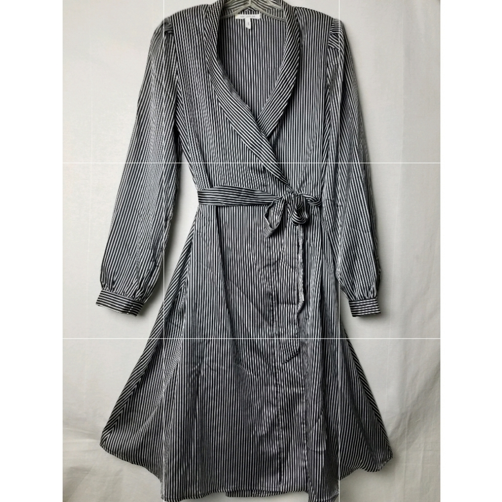 New Avec Les Filles Black Striped Wrap Dress Satin A-line Long Sleeve Sz Small - Picture 1 of 15